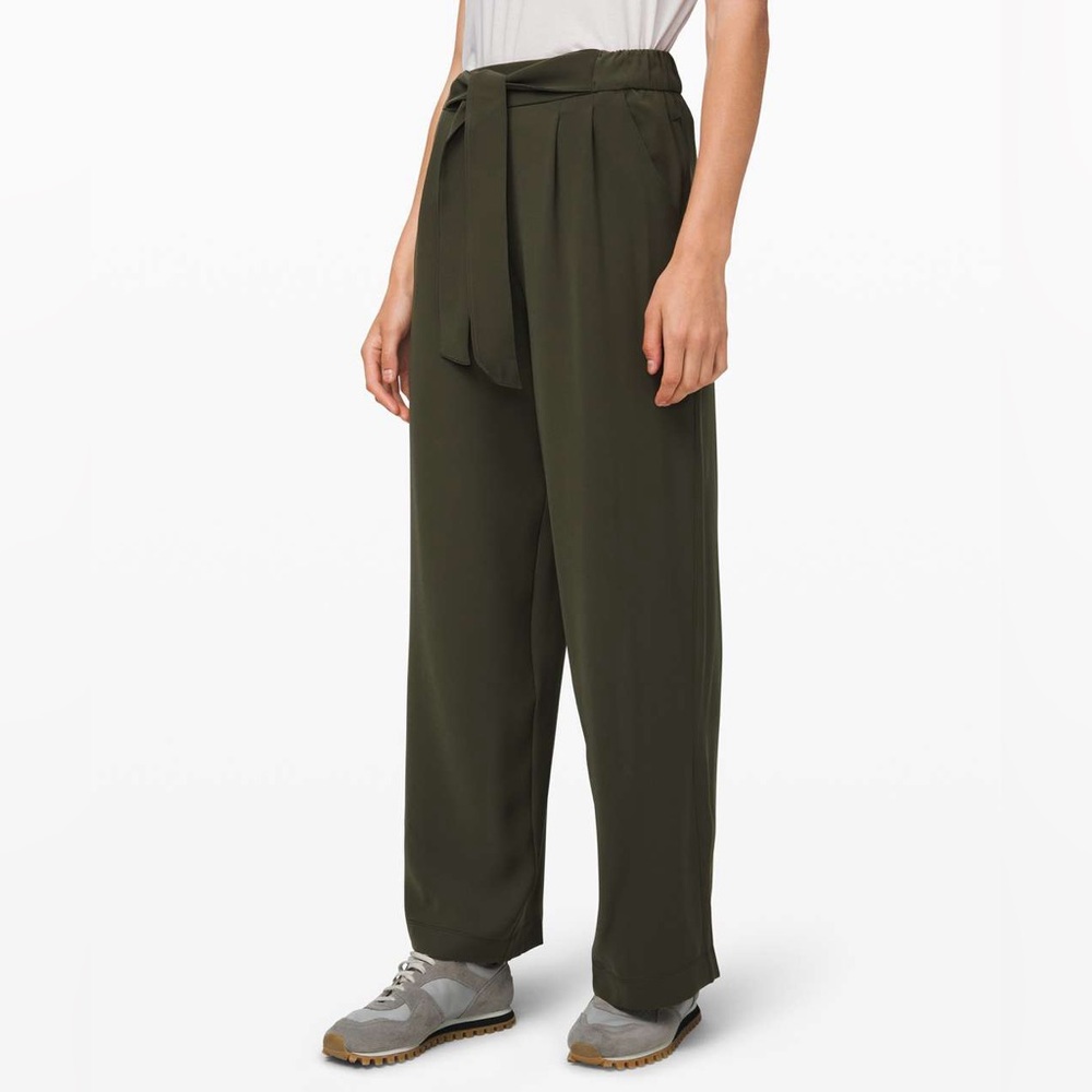Lululemon Noir Wideleg Pants in Dark Olive